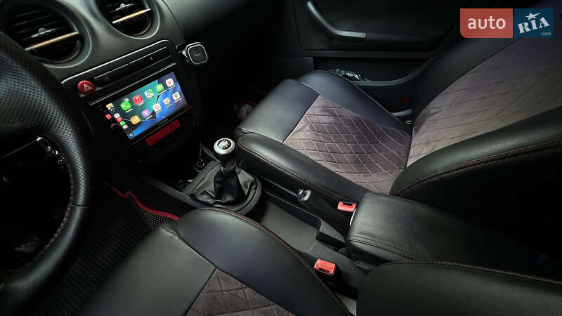 Седан SEAT Cordoba 2008 в Кривому Розі