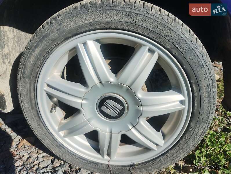 Седан SEAT Cordoba 2004 в Дрогобыче