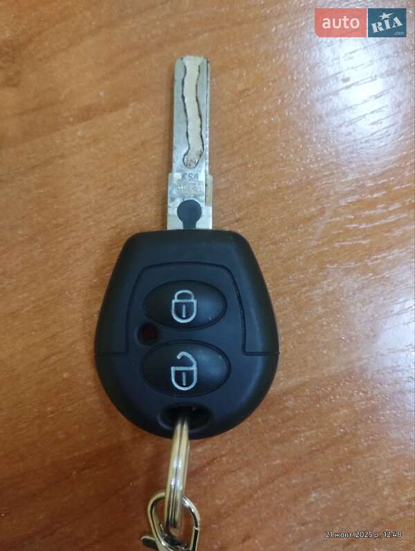 Седан SEAT Cordoba 2004 в Дрогобыче