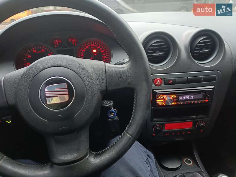 Седан SEAT Cordoba 2009 в Полтаве