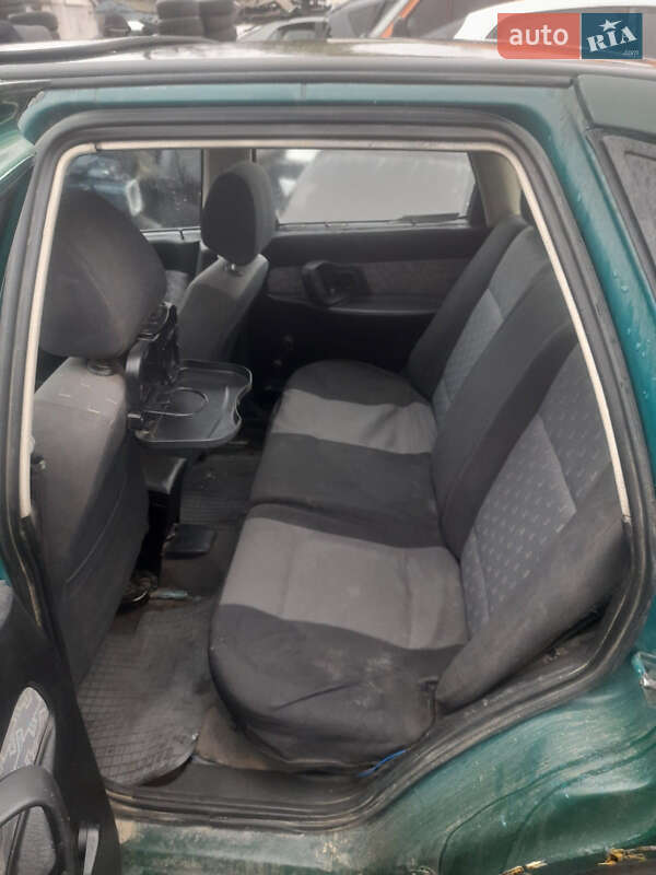 Седан SEAT Cordoba 1999 в Житомире