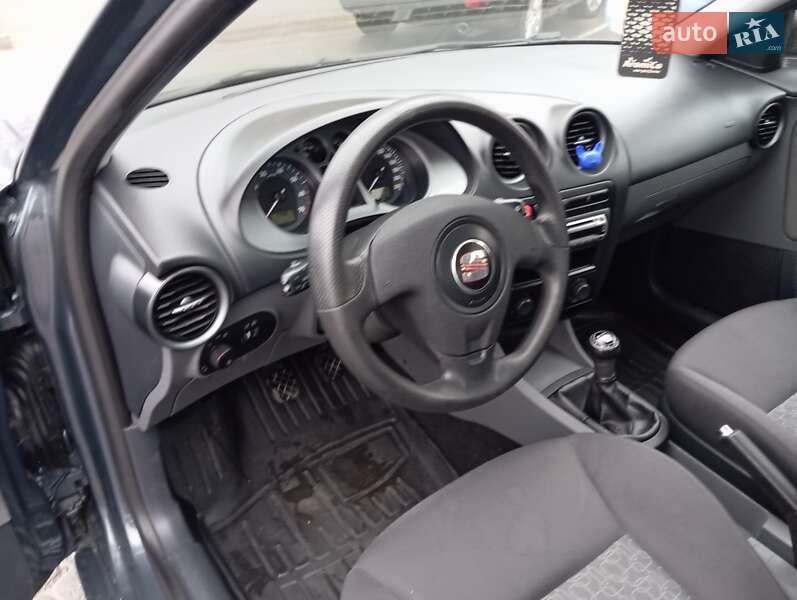 Седан SEAT Cordoba 2006 в Хмельницком