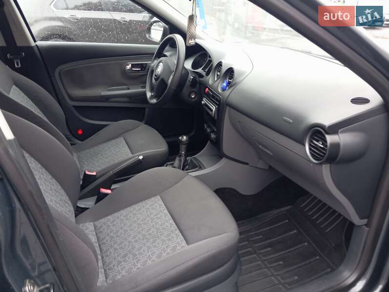 Седан SEAT Cordoba 2006 в Хмельницком