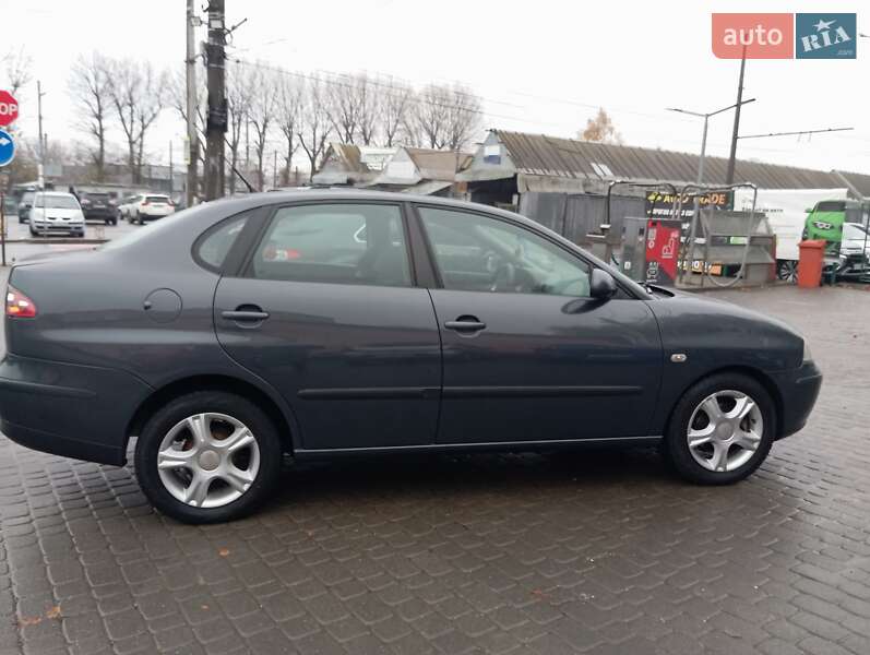 Седан SEAT Cordoba 2006 в Хмельницком