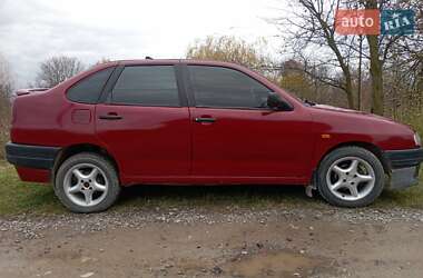 Седан SEAT Cordoba 1994 в Городке