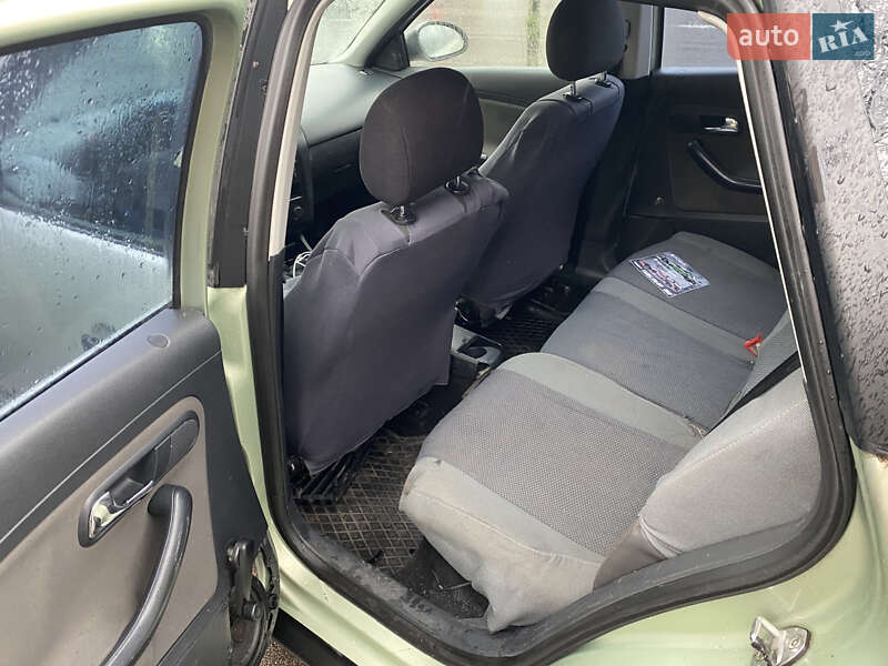 Седан SEAT Cordoba 2005 в Киеве