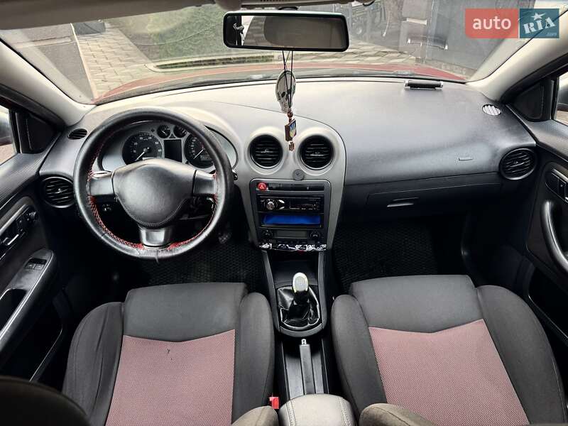 Седан SEAT Cordoba 2008 в Києві