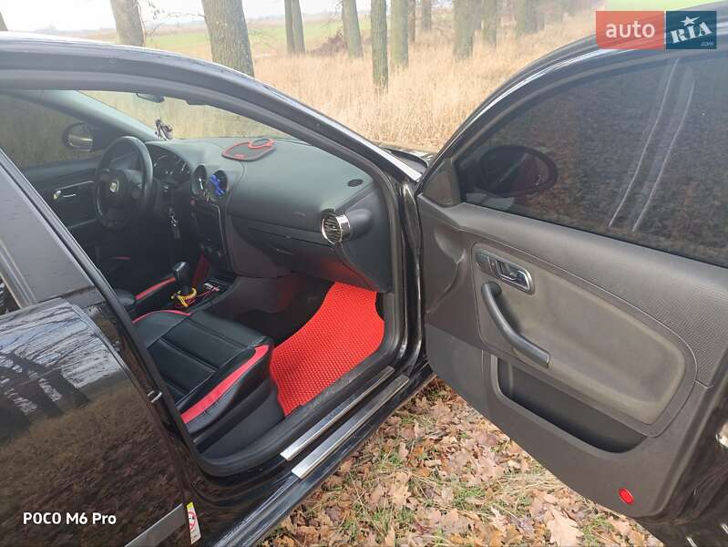 Седан SEAT Cordoba 2007 в Ромнах