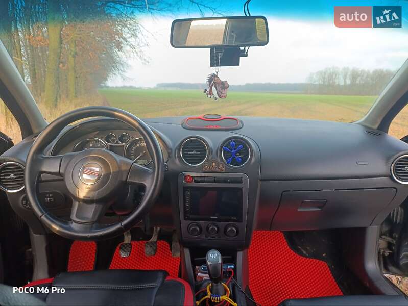 Седан SEAT Cordoba 2007 в Ромнах