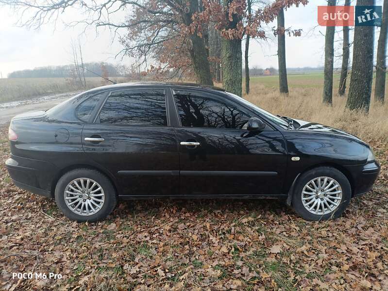 Седан SEAT Cordoba 2007 в Ромнах
