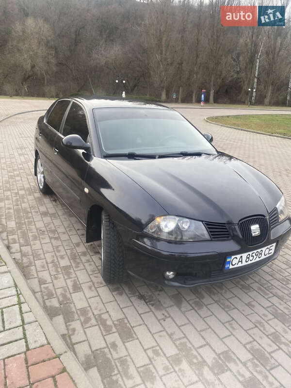Седан SEAT Cordoba 2007 в Каневе