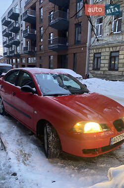 Седан SEAT Cordoba 2004 в Львове