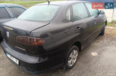Седан SEAT Cordoba 2003 в Києві