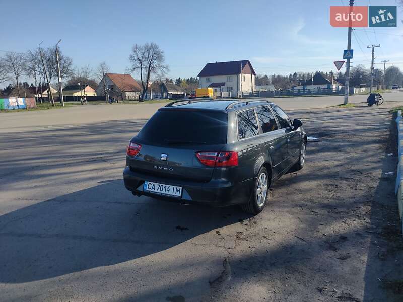 Седан SEAT Exeo 2011 в Умани