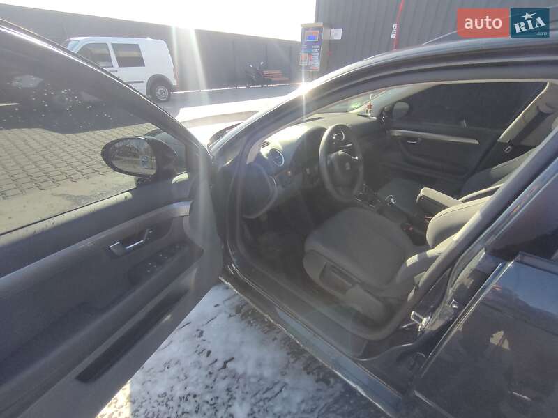 Седан SEAT Exeo 2011 в Умани