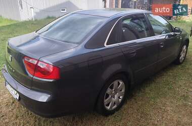 Седан SEAT Exeo 2011 в 