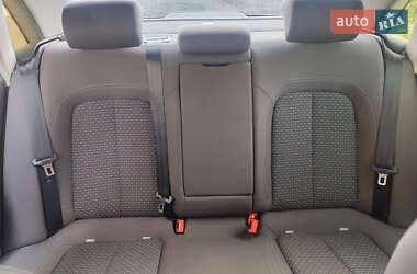 Седан SEAT Exeo 2011 в 