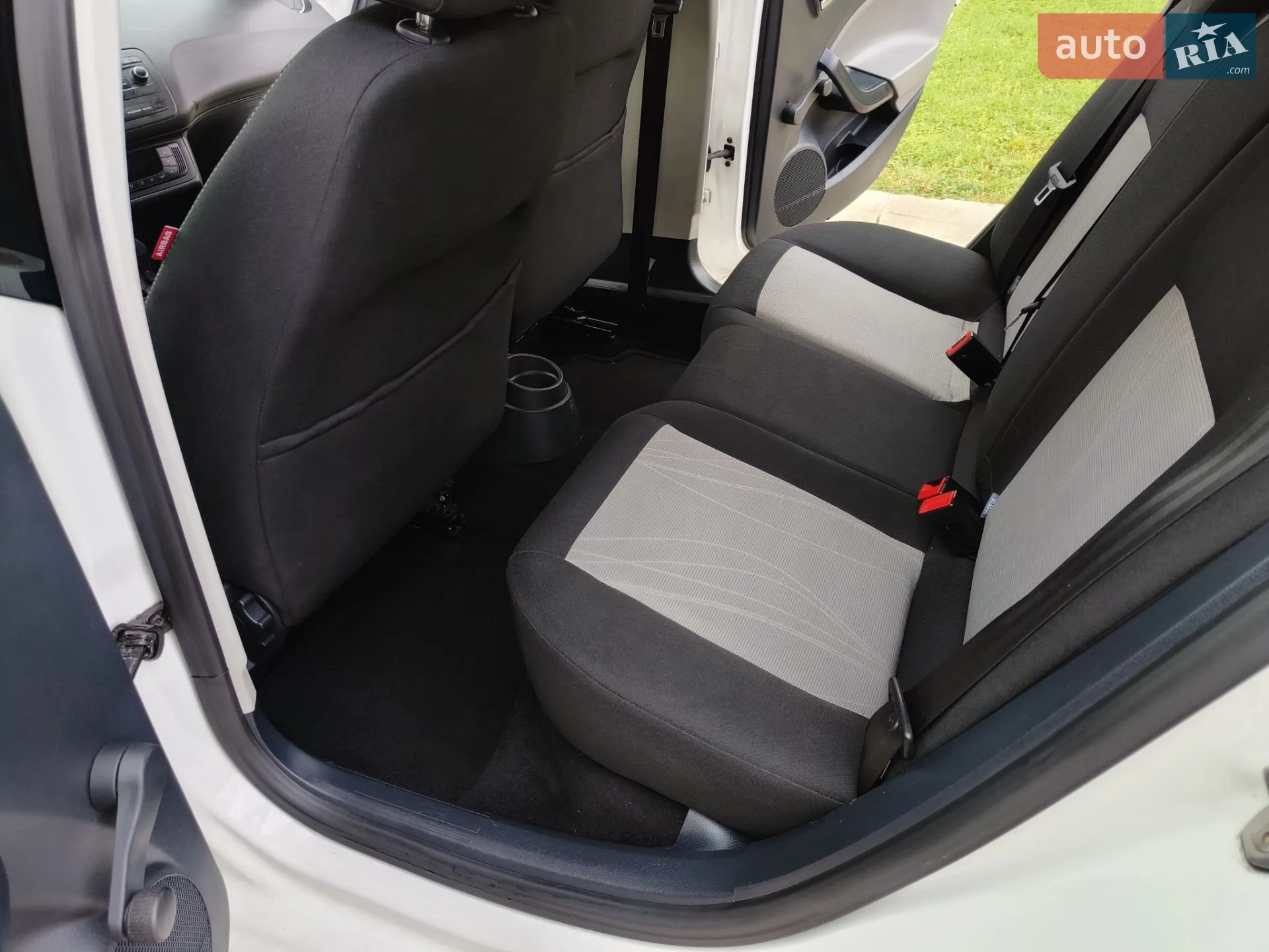 2014 SEAT Ibiza - мініатюра 17