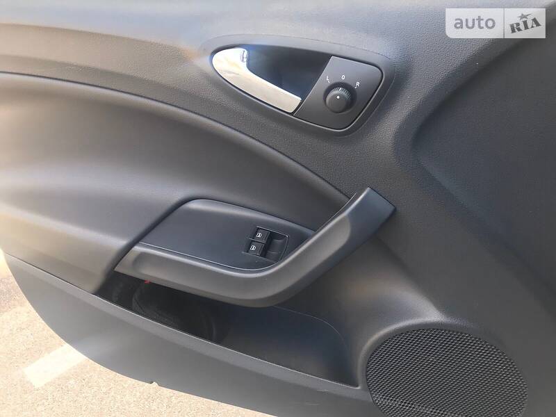 Хетчбек SEAT Ibiza 2015 в Києві фото 17 Хетчбек SEAT Ibiza 2015 в Києві