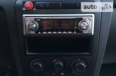 Хетчбек SEAT Ibiza 2006 в 