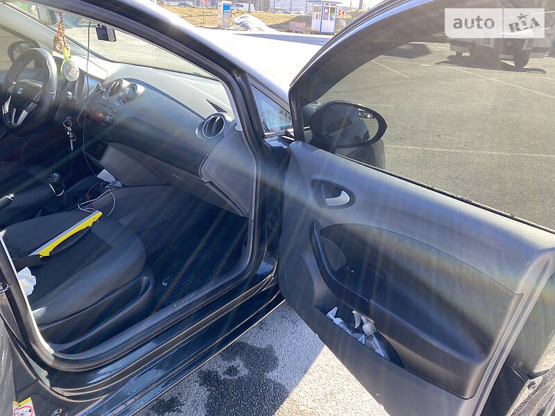 Универсал SEAT Ibiza 2010 в Львове фото 10 Универсал SEAT Ibiza 2010 в Львове