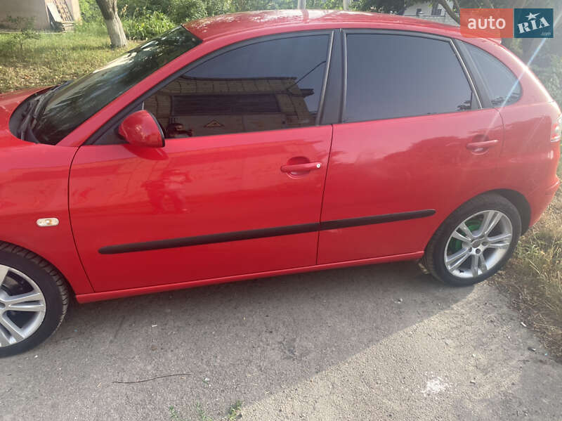 Хетчбек SEAT Ibiza 2006 в Рівному