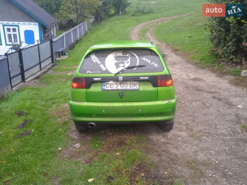 Хетчбек SEAT Ibiza 1994 в Чернівцях