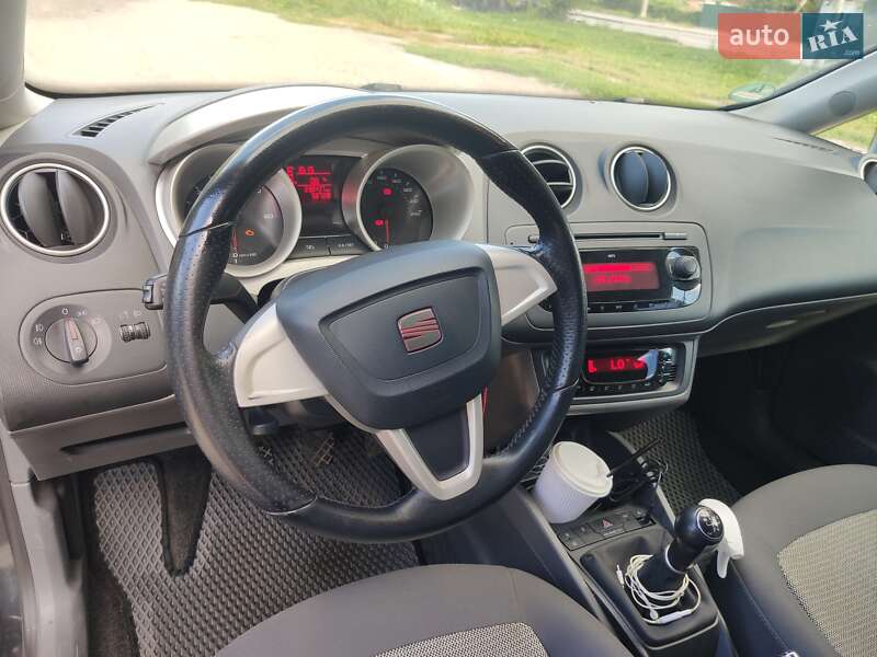 Хэтчбек SEAT Ibiza 2010 в Виннице