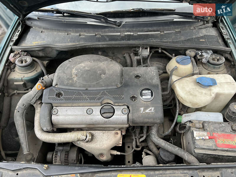 Хетчбек SEAT Ibiza 1999 в Дніпрі