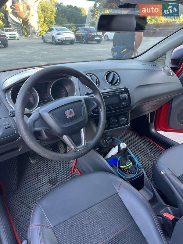 Хетчбек SEAT Ibiza 2010 в Дніпрі