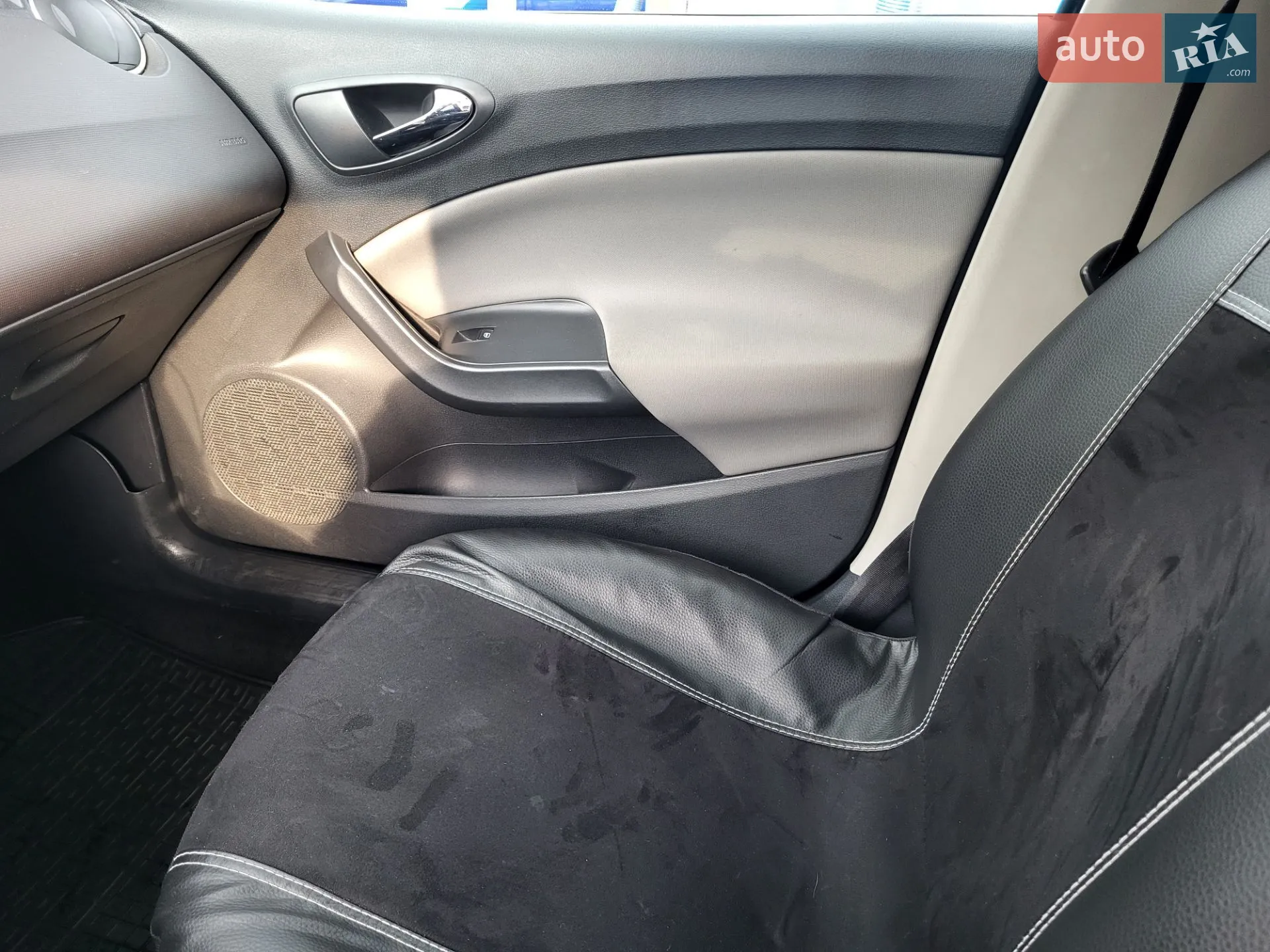 2013 SEAT Ibiza - мініатюра 16