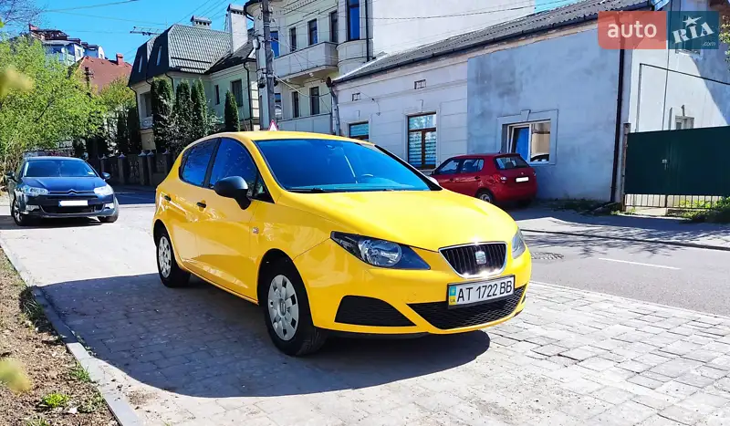 Хэтчбек SEAT Ibiza 2010 в 