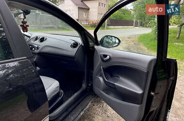 Хэтчбек SEAT Ibiza 2011 в 