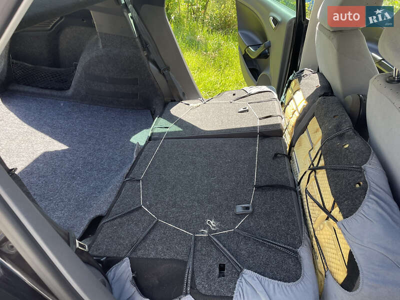 Хетчбек SEAT Ibiza 2011 в Чернівцях