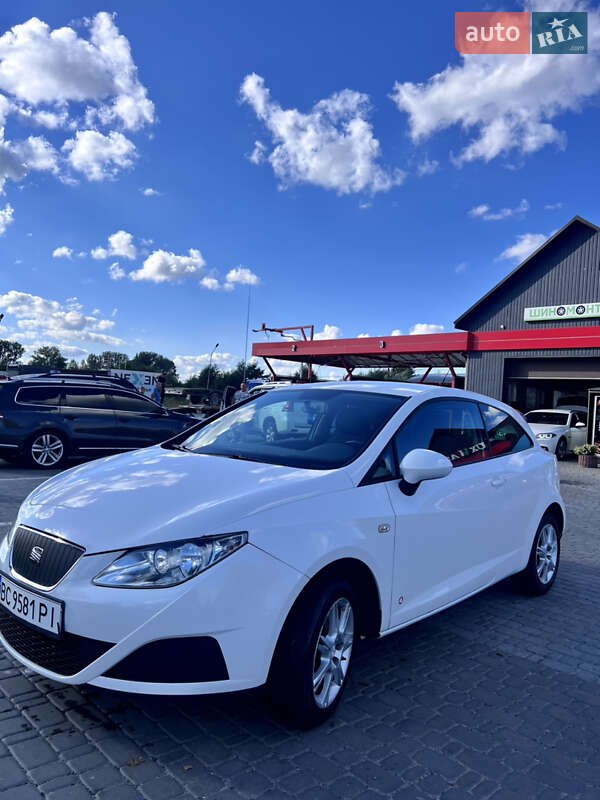 Хэтчбек SEAT Ibiza 2010 в Яворове фото 2 Хэтчбек SEAT Ibiza 2010 в Яворове