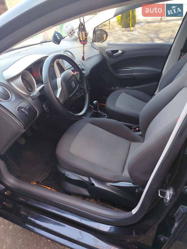 Хетчбек SEAT Ibiza 2011 в Кропивницькому