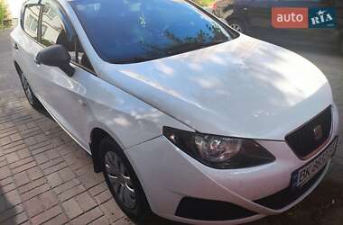 Хэтчбек SEAT Ibiza 2010 в Ромнах