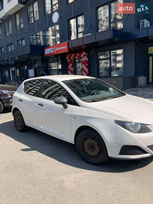 Хетчбек SEAT Ibiza 2011 в Києві