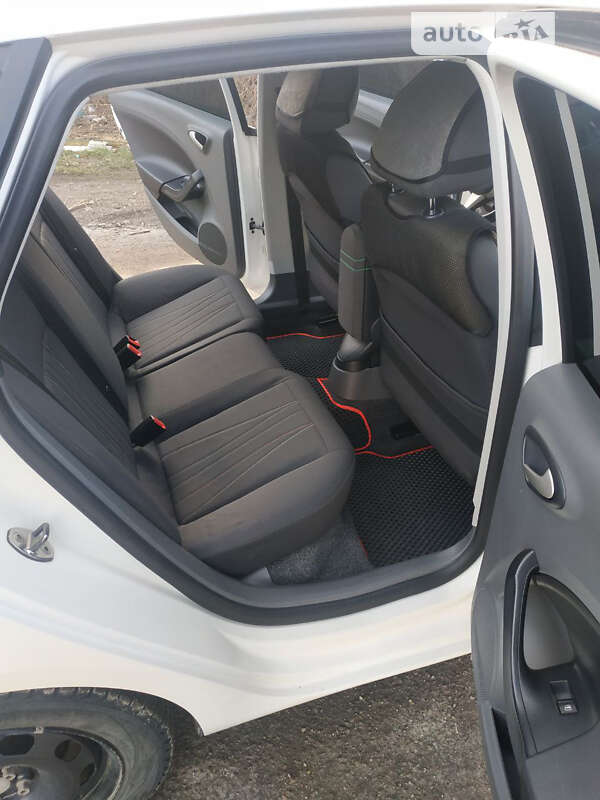 Хэтчбек SEAT Ibiza 2011 в Ивано-Франковске