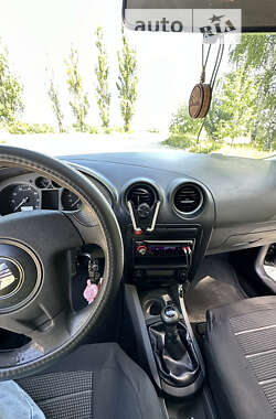 Хетчбек SEAT Ibiza 2008 в Чернівцях