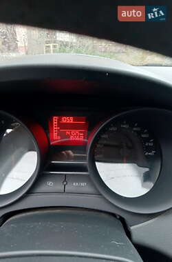 Хэтчбек SEAT Ibiza 2010 в 