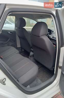 Хэтчбек SEAT Ibiza 2010 в 
