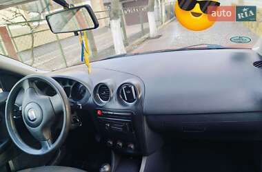 Хэтчбек SEAT Ibiza 2005 в 