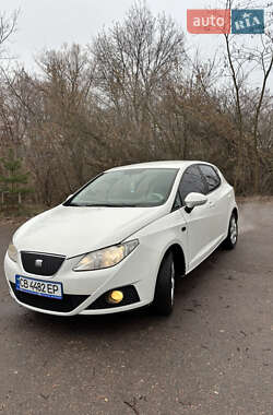 Хэтчбек SEAT Ibiza 2010 в 