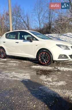 Хэтчбек SEAT Ibiza 2010 в Запорожье