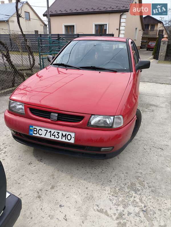 Хэтчбек SEAT Ibiza 1994 в Буске