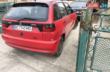 Хэтчбек SEAT Ibiza 1994 в Буске