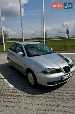 Хетчбек SEAT Ibiza 2005 в Дніпрі