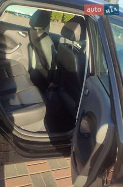 Хэтчбек SEAT Ibiza 2011 в 