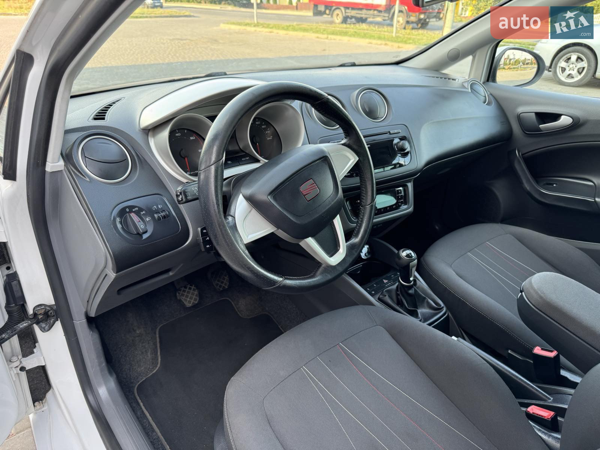 2011 SEAT Ibiza - мініатюра 9